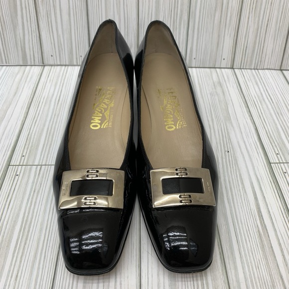 Salvatore Ferragamo Black Patent Leather Buckle Pumps Size 9 AAA Narrow - Picture 1 of 14
